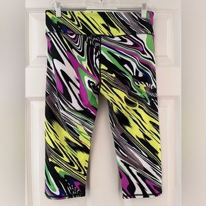 NWT Fabletics neon cropped leggings